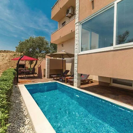 Daire Ipm Luxury With Private Pool Kastela
