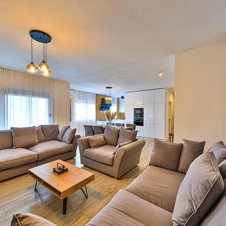 Апартаменти Ipm Luxury With Private Pool