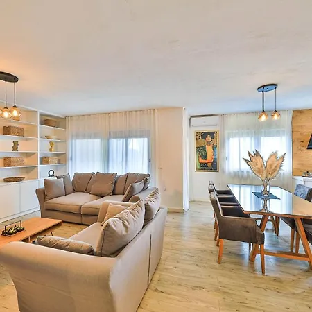 Ipm Luxury With Private Pool Apartamento Kaštela