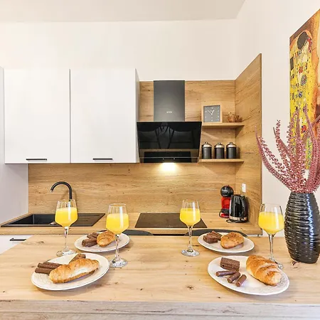 Apartment Ipm Luxury With Private Pool Kastela