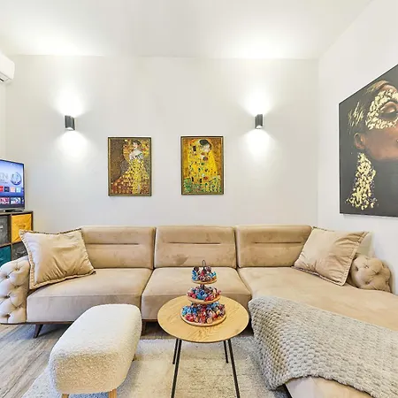 Ipm Luxury With Private Pool Apartamento Kaštela